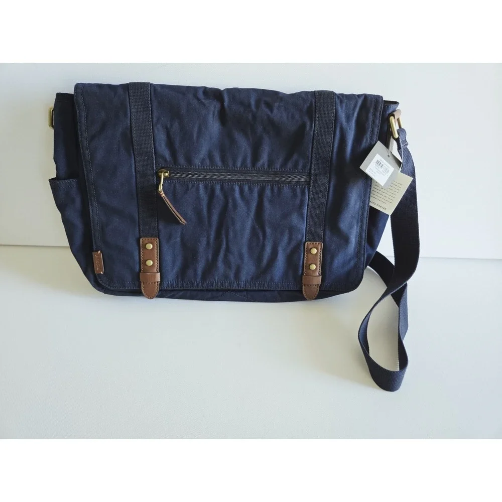 NWT Fossil Waxed Canvas City Bag Messenger Navy Blue Crossbody Pockets ($198)